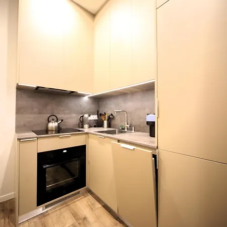Appartement Two Bedroom With Private Parking *