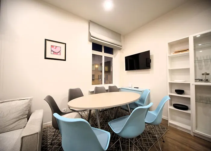 Two Bedroom With Private Parking *